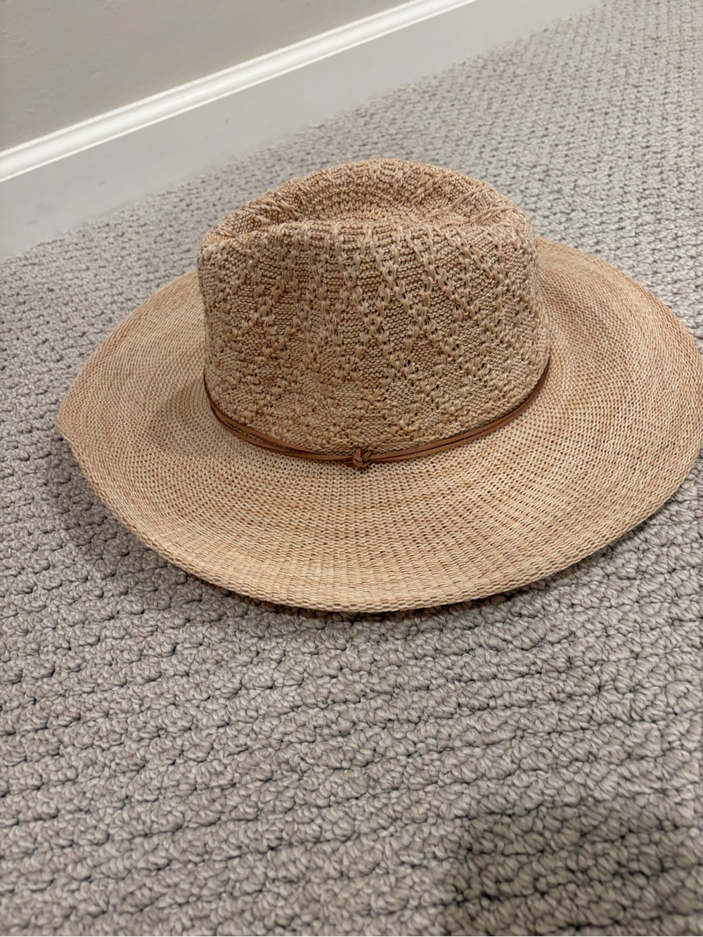 Free People Santa Barbara Packable Hat Vanilla Combo